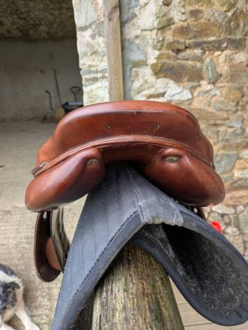 Sella da salto ostacoli Belloir  17.5" - 2005