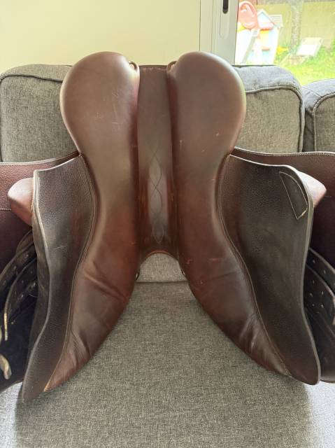 Sella da salto ostacoli Antarès  17" - 2010