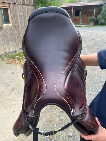 Sella da salto ostacoli CWD  17" - 2016