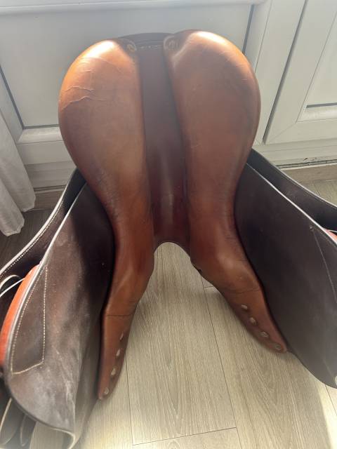 Sella da salto ostacoli Delgrange  17.5" - 2010