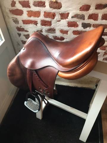 Sella da salto ostacoli Delgrange  17.5" - 2017