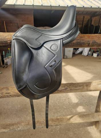 Sella da dressage Antarès  17" - 2017