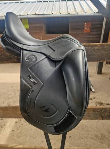 Sella da dressage Antarès  17" - 2017