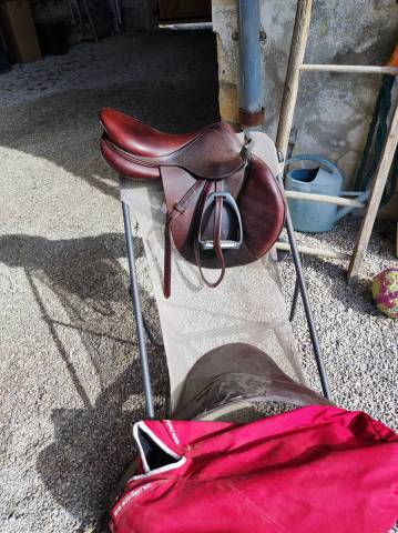 Sella da salto ostacoli CWD  17" - 2017