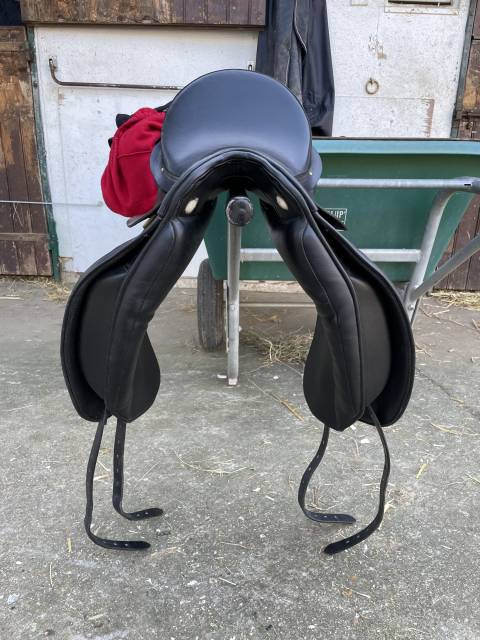 Sella da dressage Albion  17.5" - 2021