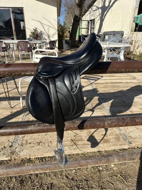 Sella da salto ostacoli Devoucoux  17" - 2021