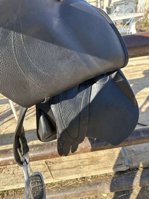 Sella da salto ostacoli Devoucoux  17" - 2021