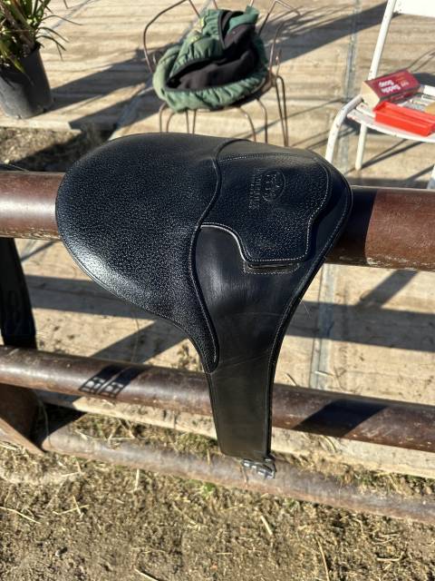 Sella da salto ostacoli Devoucoux  17" - 2021