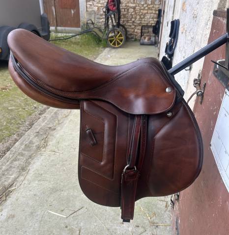 Sella da salto ostacoli Renaissance  18" - 2020