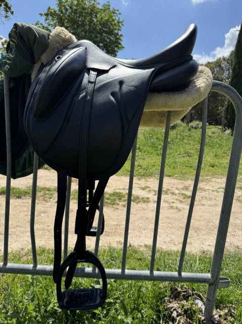 Sella da dressage Devoucoux  17.5" - 2022