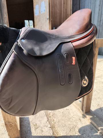 Sella da salto ostacoli GBS  18" - 2021