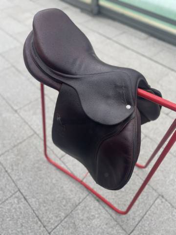 Sella da salto ostacoli CWD  17" - 2013