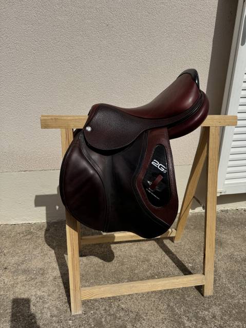 Sella da salto ostacoli CWD  17" - 2014