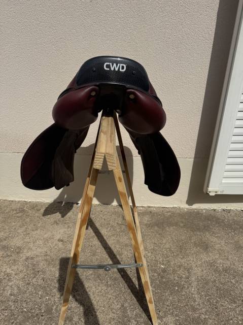 Sella da salto ostacoli CWD  17" - 2014