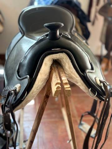 Sella western Barefoot   17.5" - 2025