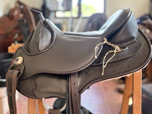 Sella western Barefoot   17.5" - 2025