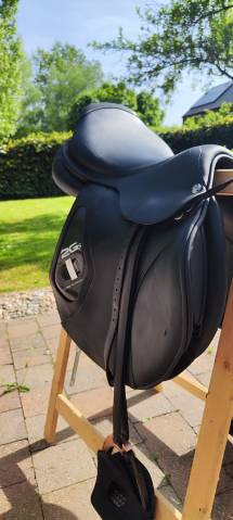 Sella da salto ostacoli CWD  17.5" - 2015