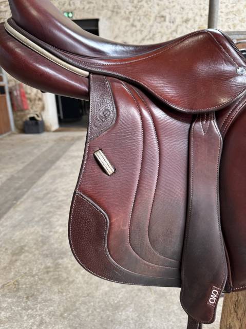 Sella da salto ostacoli CWD  17.5" - 2019