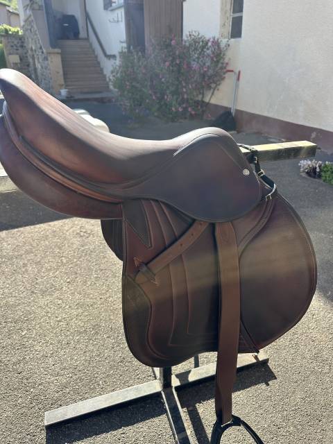 Sella da salto ostacoli CWD  17.5" - 2018