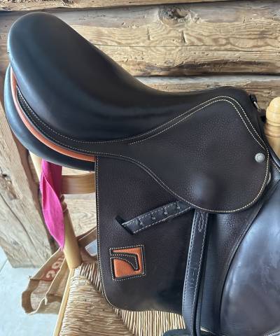 Sella da salto ostacoli Childeric  16" - 2020