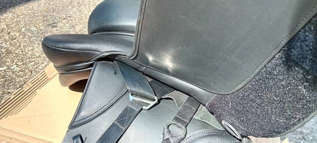 Sella da dressage Thorowgood   17" - 2022