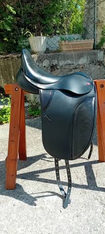 Sella da dressage Thorowgood   17" - 2022