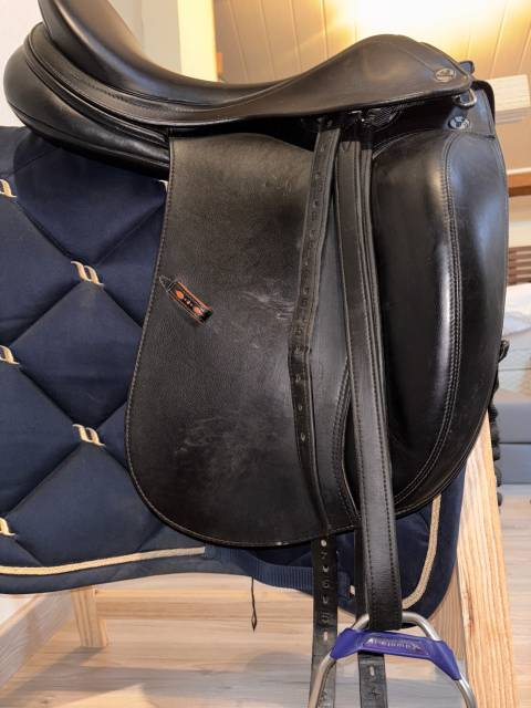 Sella da dressage Prestige Italia  17.5" - 2021
