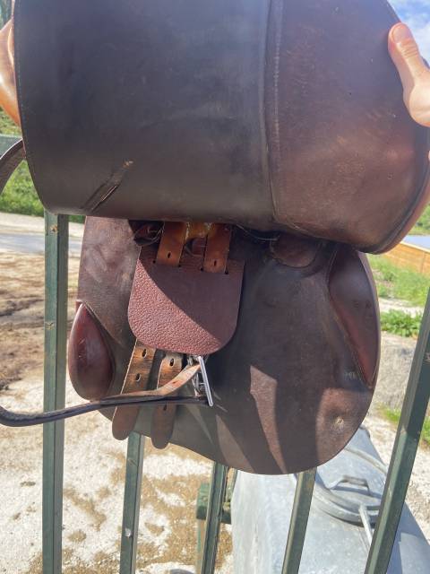 Sella da salto ostacoli Childeric  17" - 2000