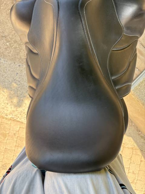 Sella da dressage Antar&egrave;s  17.5" - 2021