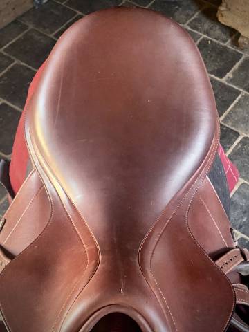 Sella da dressage Equipe  18" - 2023
