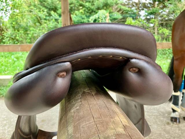 Sella da salto ostacoli Childeric  18" - 2022