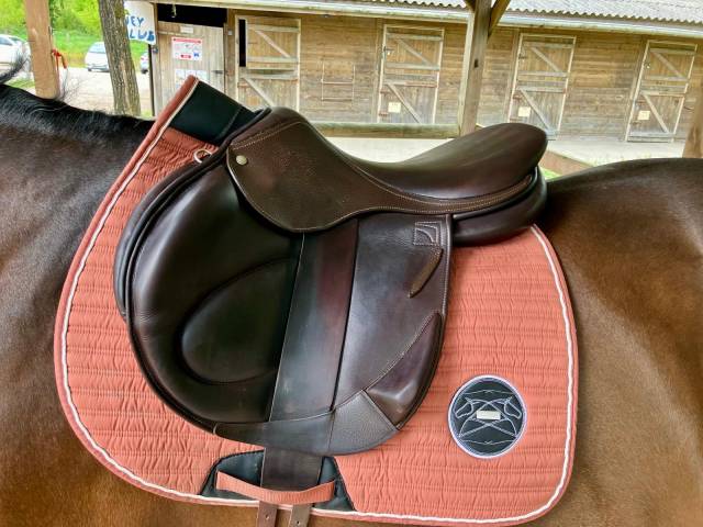 Sella da salto ostacoli Childeric  18" - 2022