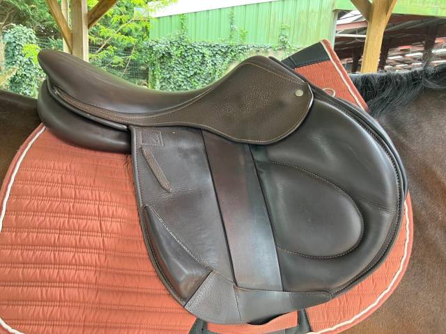 Sella da salto ostacoli Childeric  18" - 2022