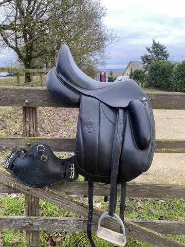 Sella da dressage Forestier  17" - 2017