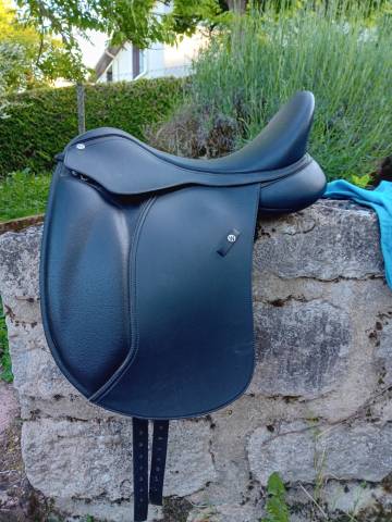 Sella da dressage Wintec  17" - 2024