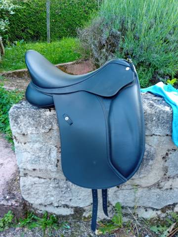 Sella da dressage Wintec  17" - 2024