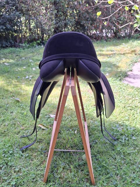 Sella da dressage Thorowgood   17" - 2024