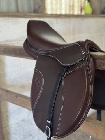 Sella mista Fouganza  17.5" - 2025