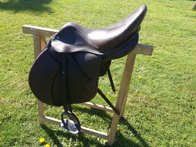 Sella da trekking Decathlon Fouganza  17.5" - 2019