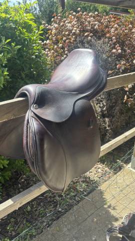 Sella da salto ostacoli CWD  17.5" - 2019