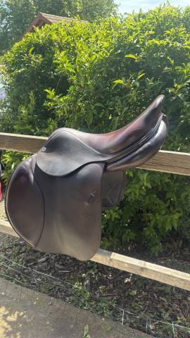 Sella da salto ostacoli CWD  17.5" - 2019