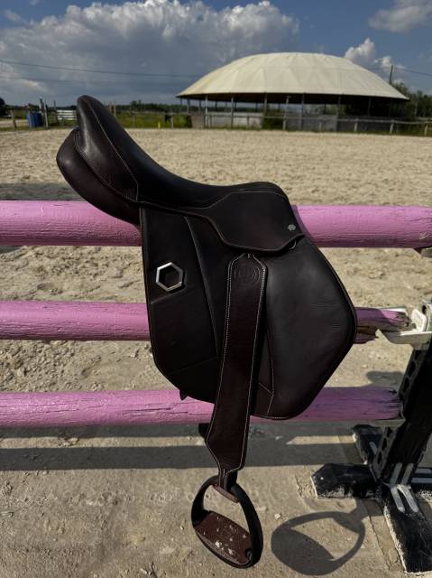 Sella da salto ostacoli  Flex on 17" - 2022