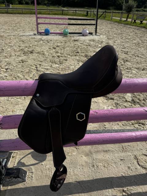 Sella da salto ostacoli  Flex on 17" - 2022