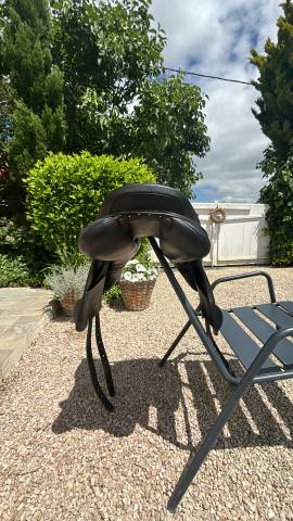 Sella da salto ostacoli  cavaletti  16.5" - 2024