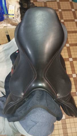 Sella da salto ostacoli Privilège Equitation  17" - 2020