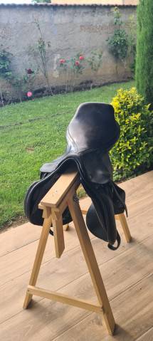 Sella da salto ostacoli   17" - 2010