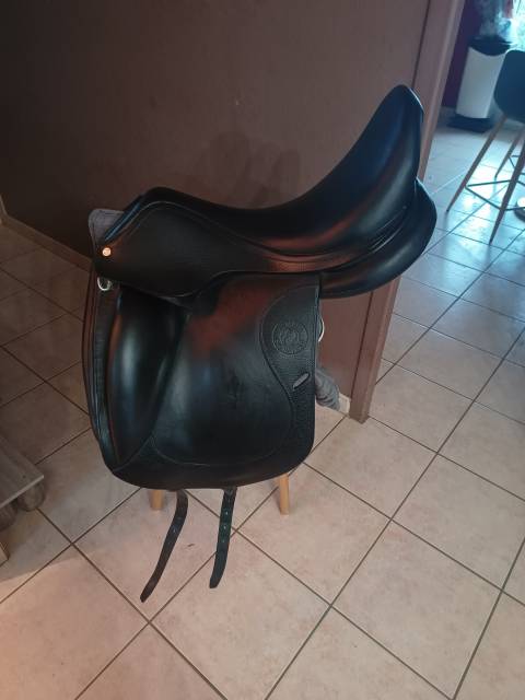 Sella da dressage Antar&egrave;s  17.5" - 2015