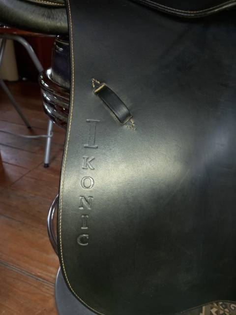 Sella da salto ostacoli Ikonic  17.5" - 2015