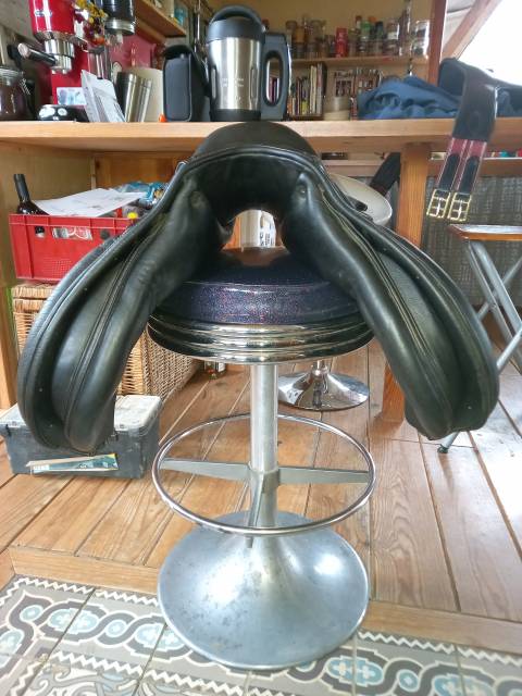 Sella da salto ostacoli Ikonic  17.5" - 2015