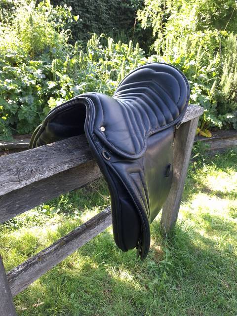 Sella da trekking Euroriding Selle de randonnée  18" - 2006